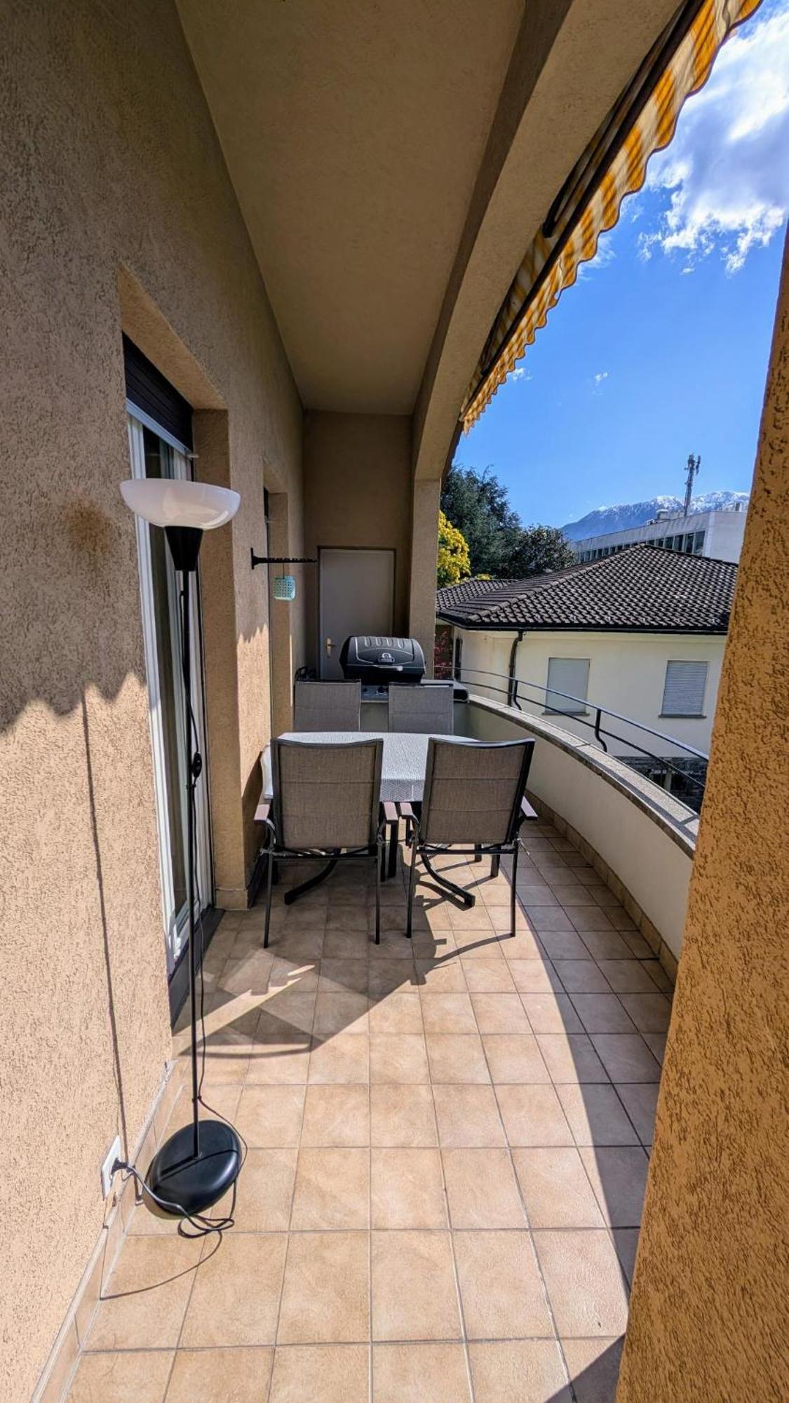 Locarno, Casa Pioda - Nahe Zentrum, Mit Balkon Und Parkplatz
